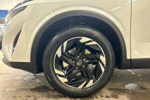 Nissan Qashqai esikatselu 10