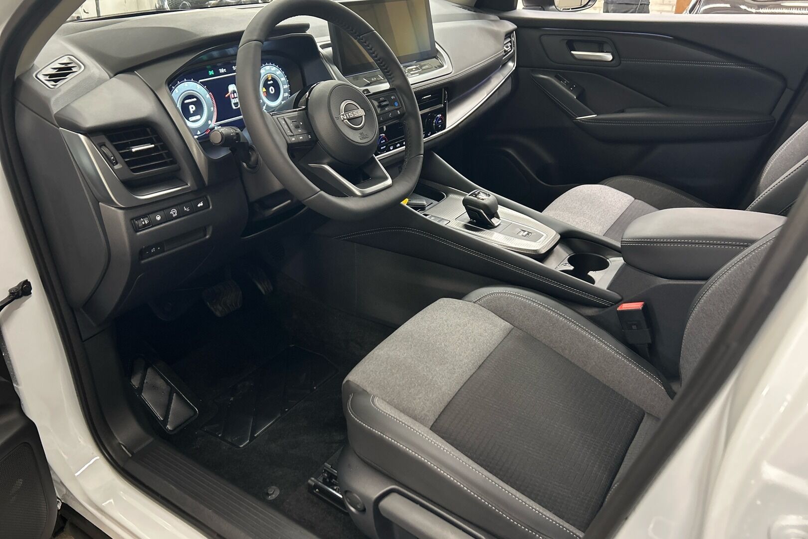 Nissan Qashqai iso kuva 7
