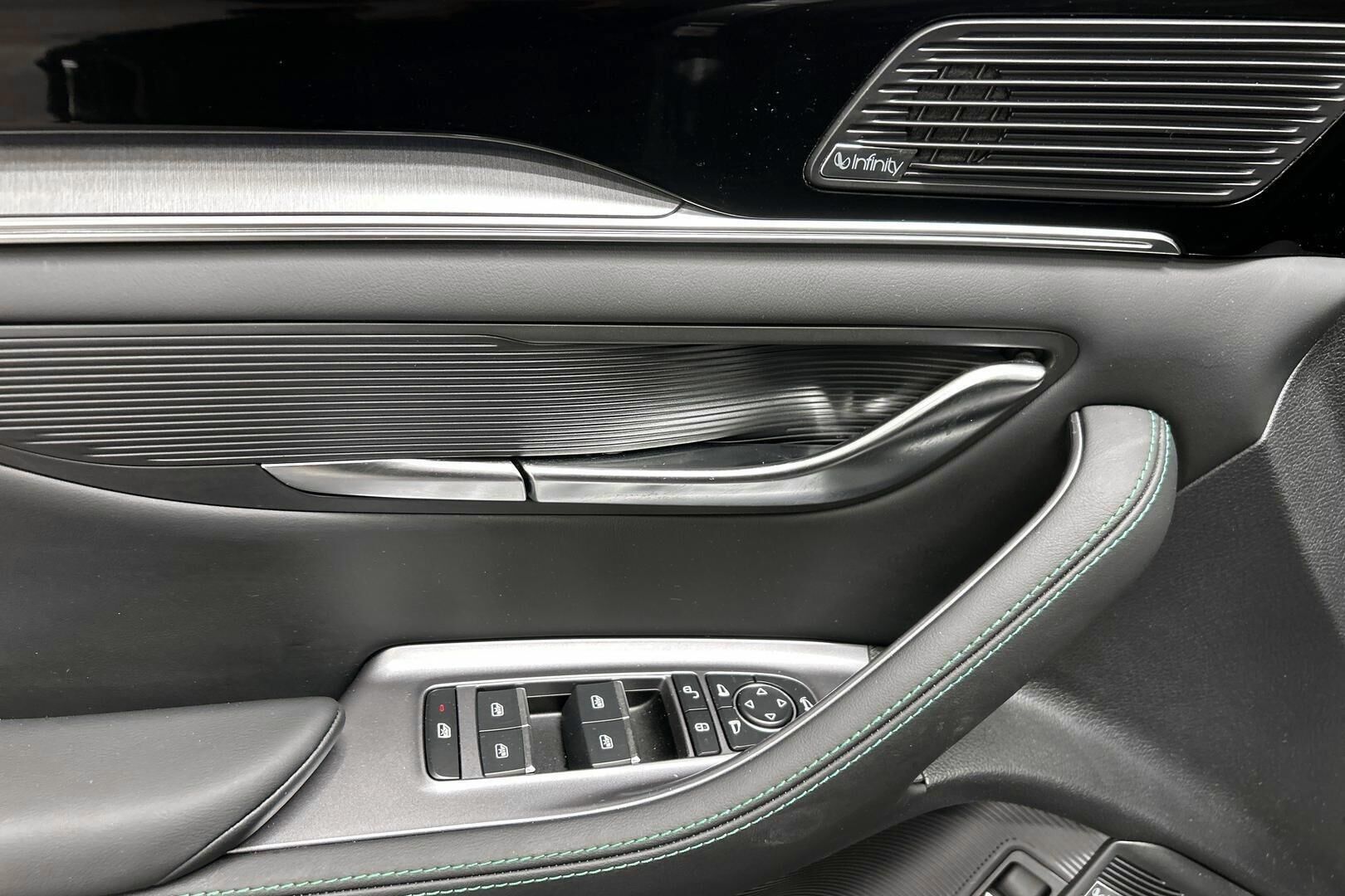 BYD Seal U DM-i iso kuva 19