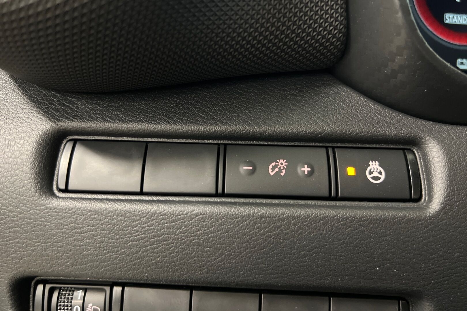 Nissan Juke iso kuva 12
