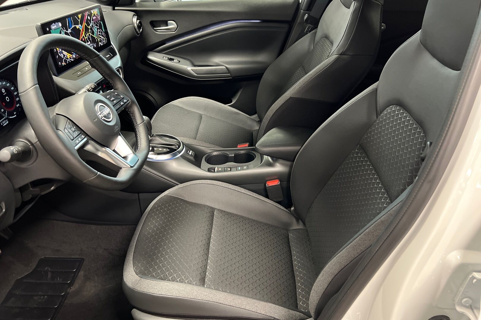 Nissan Juke iso kuva 7