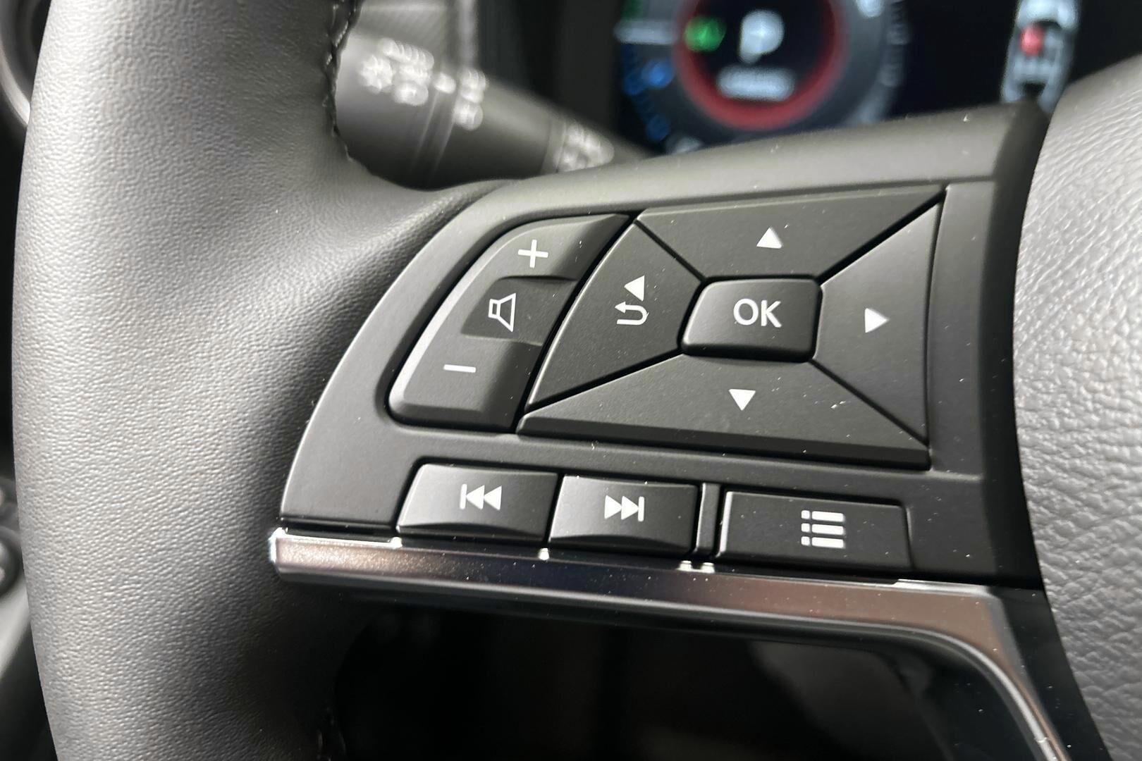 Nissan Juke iso kuva 14