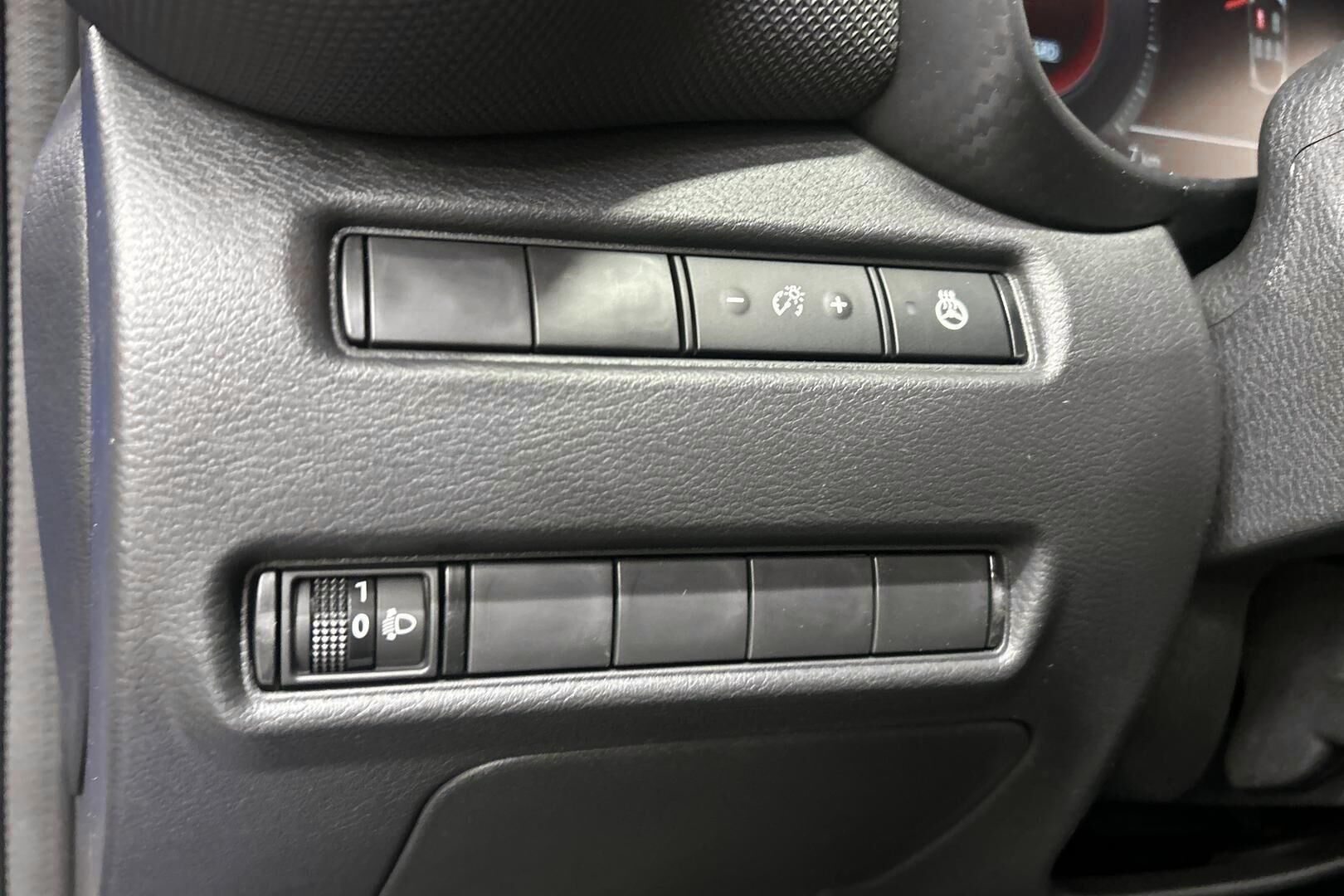 Nissan Juke iso kuva 23