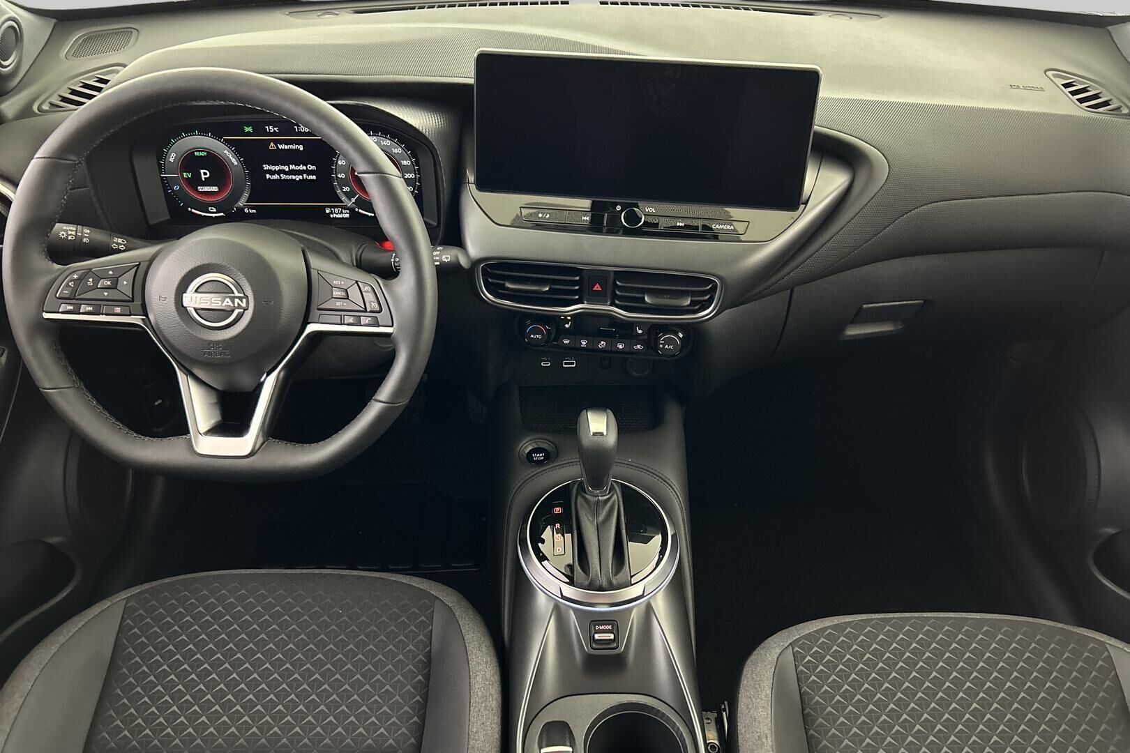 Nissan Juke iso kuva 13