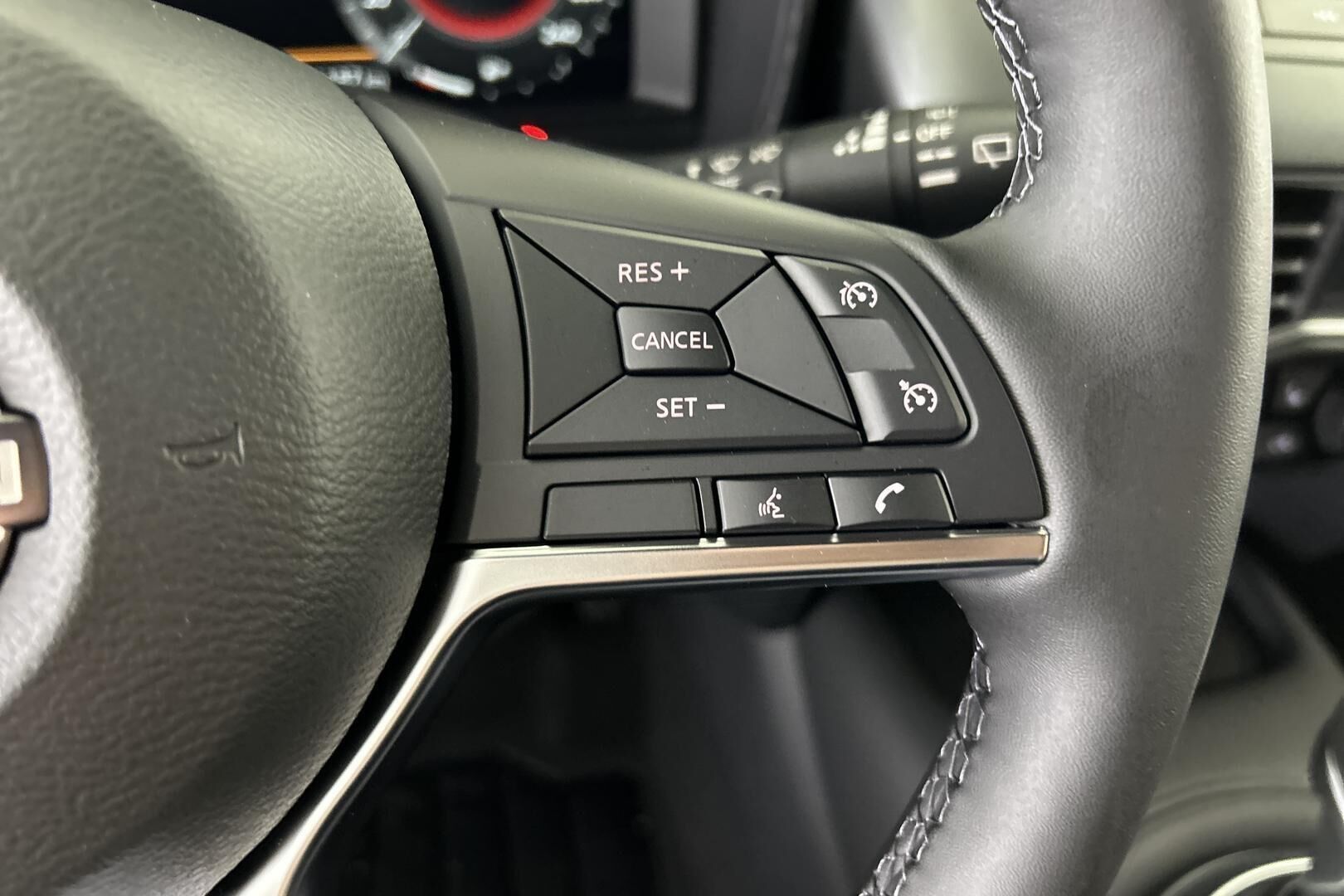 Nissan Juke iso kuva 22