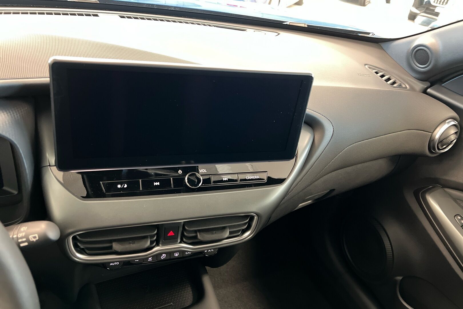 Nissan Juke iso kuva 12