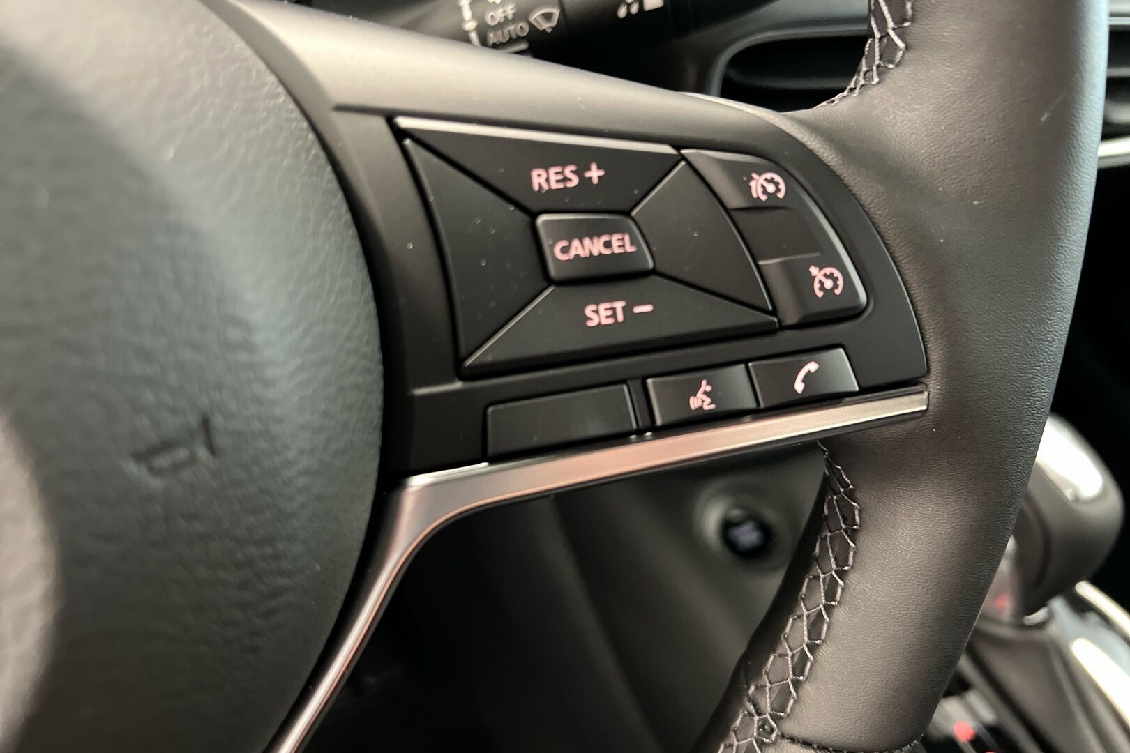 Nissan Juke iso kuva 16