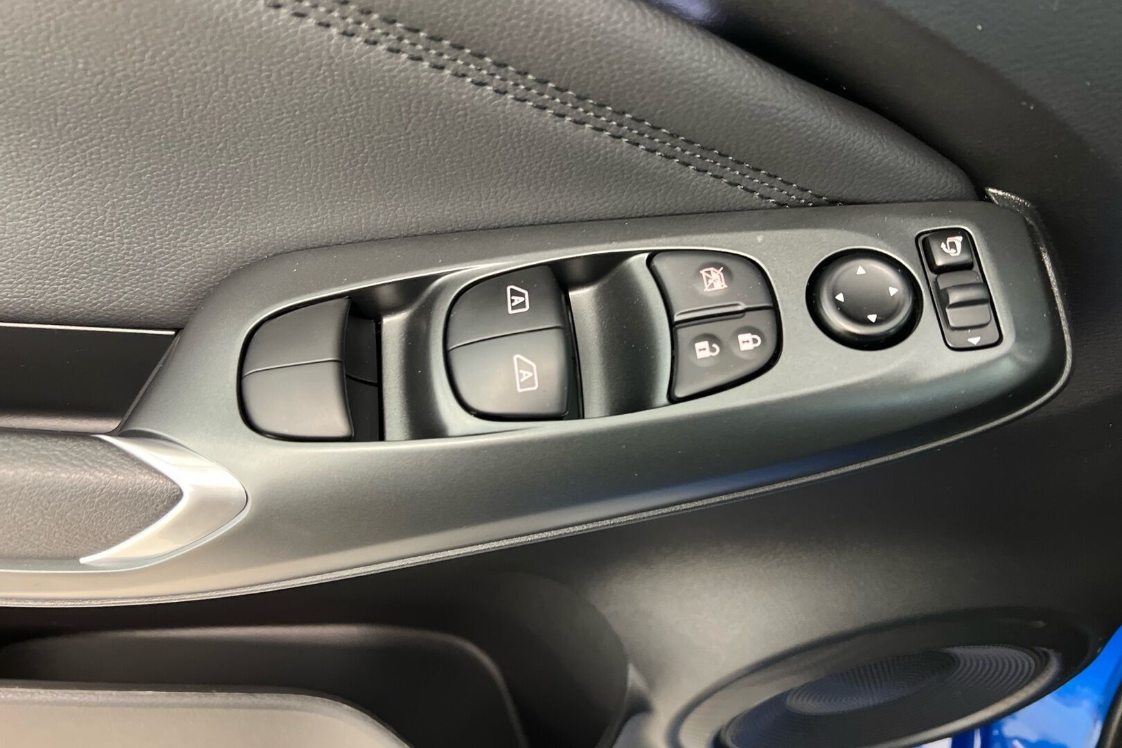 Nissan Juke iso kuva 19
