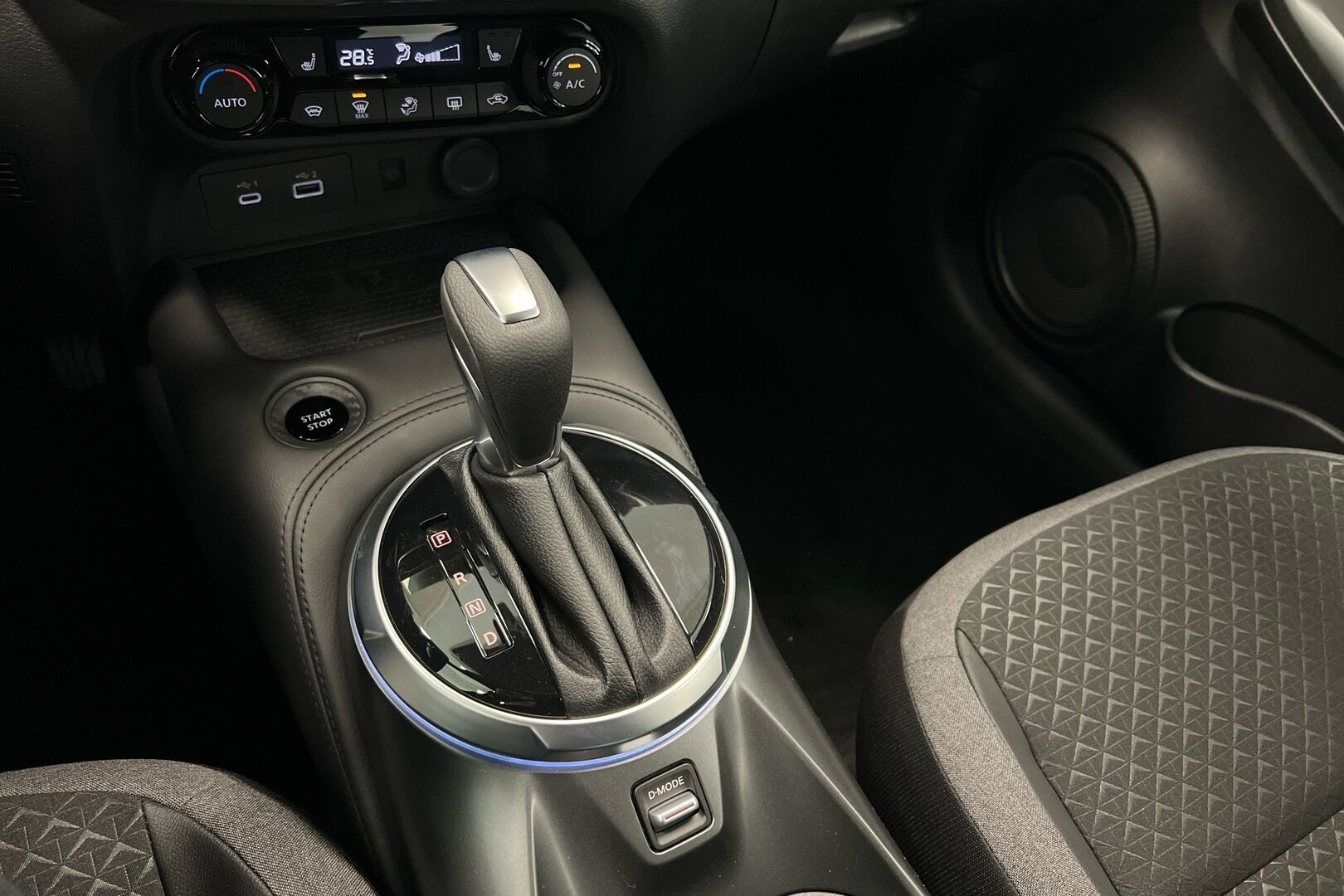 Nissan Juke iso kuva 12