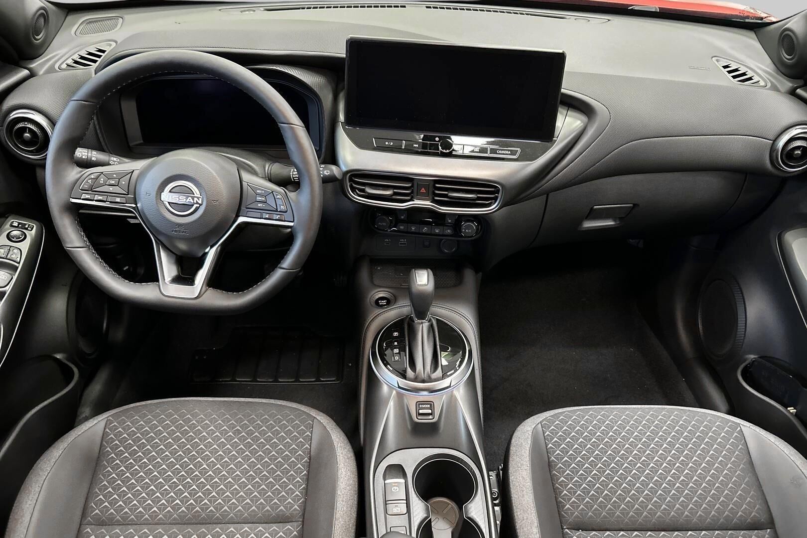 Nissan Juke iso kuva 10