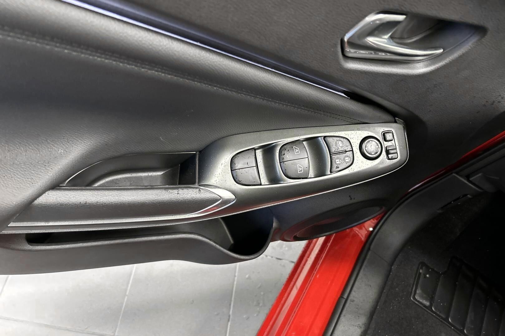 Nissan Juke iso kuva 25