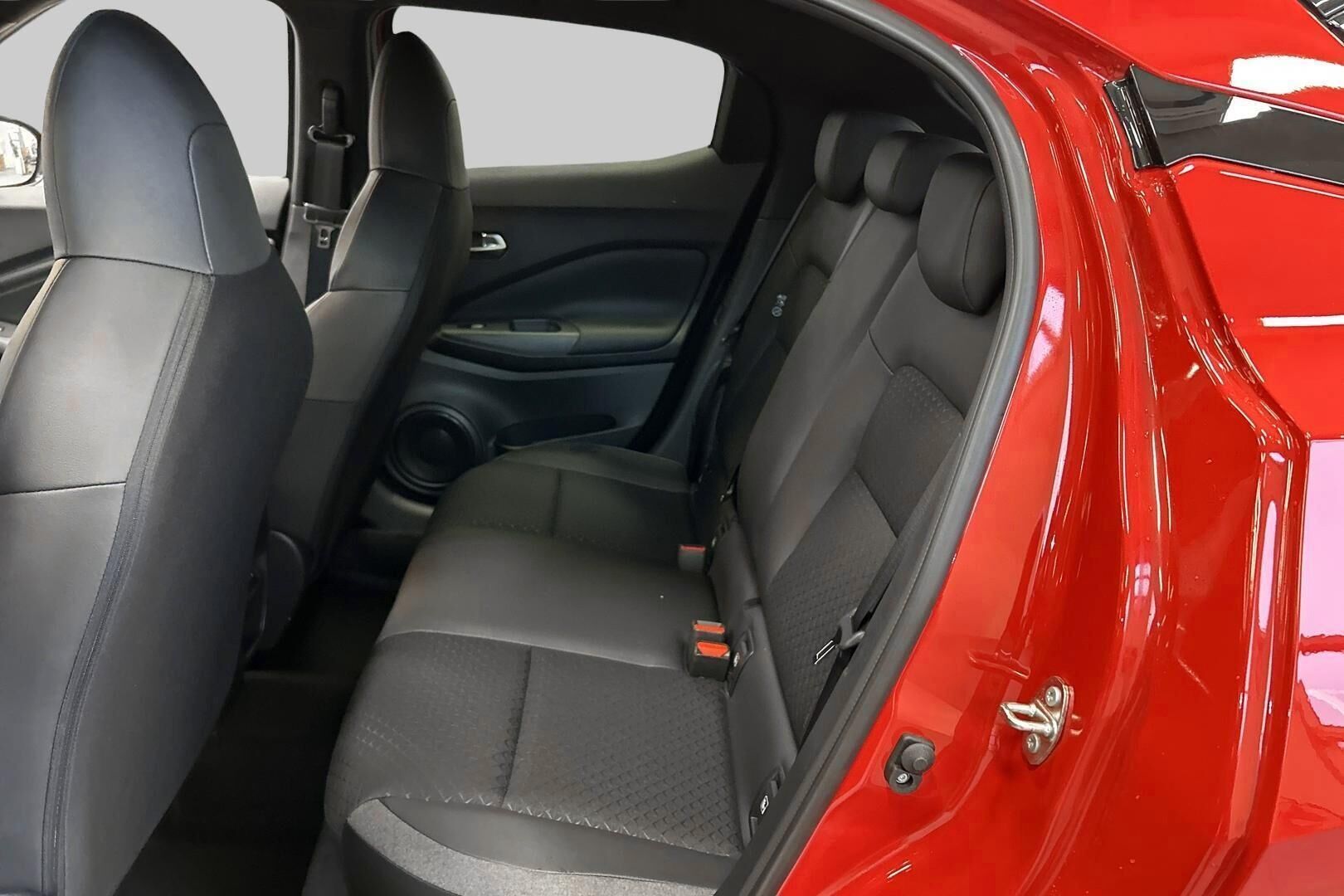 Nissan Juke iso kuva 9