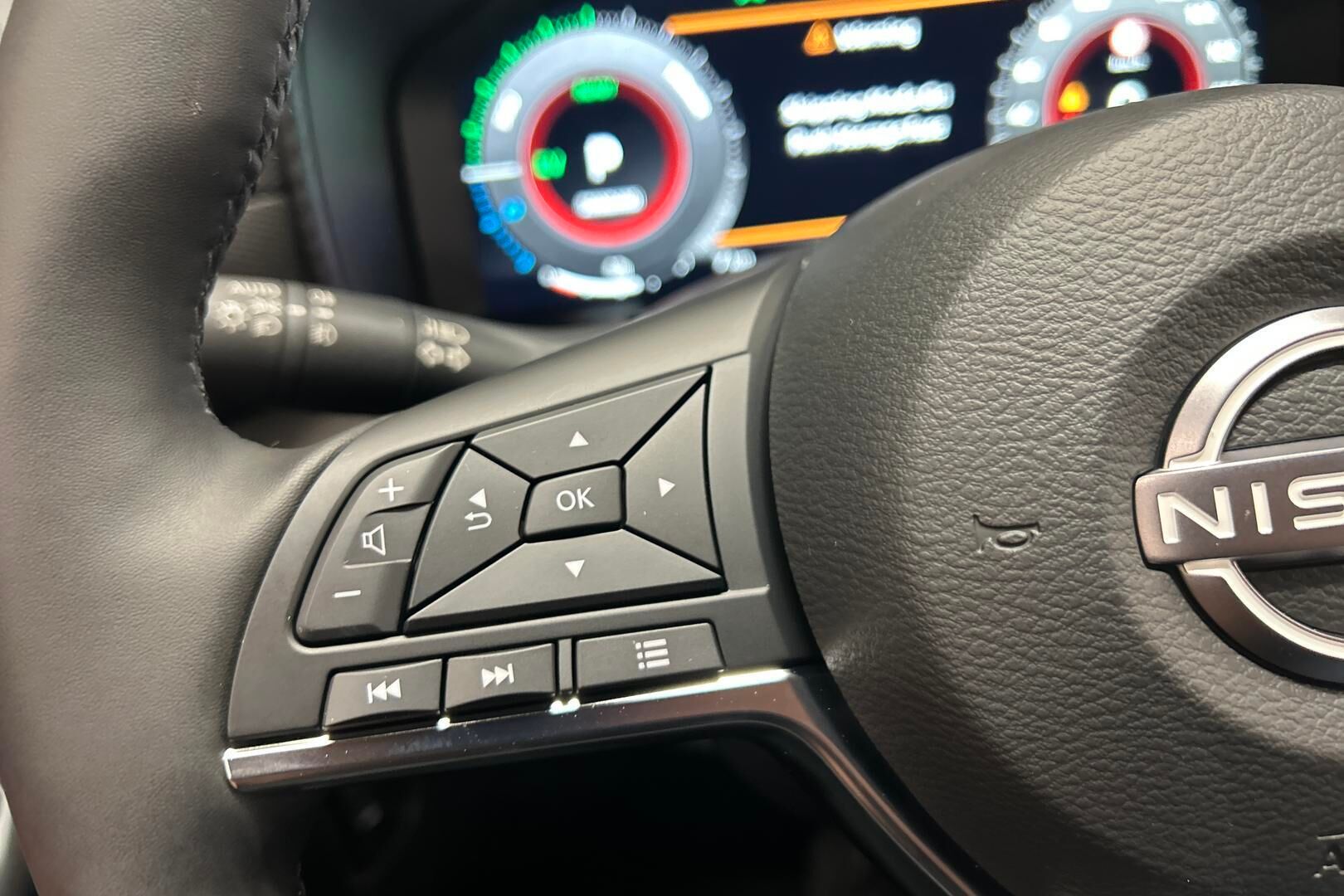 Nissan Juke iso kuva 14