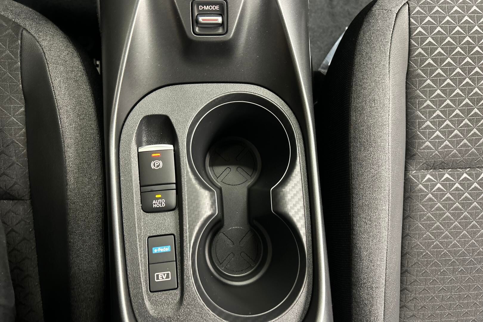 Nissan Juke iso kuva 19