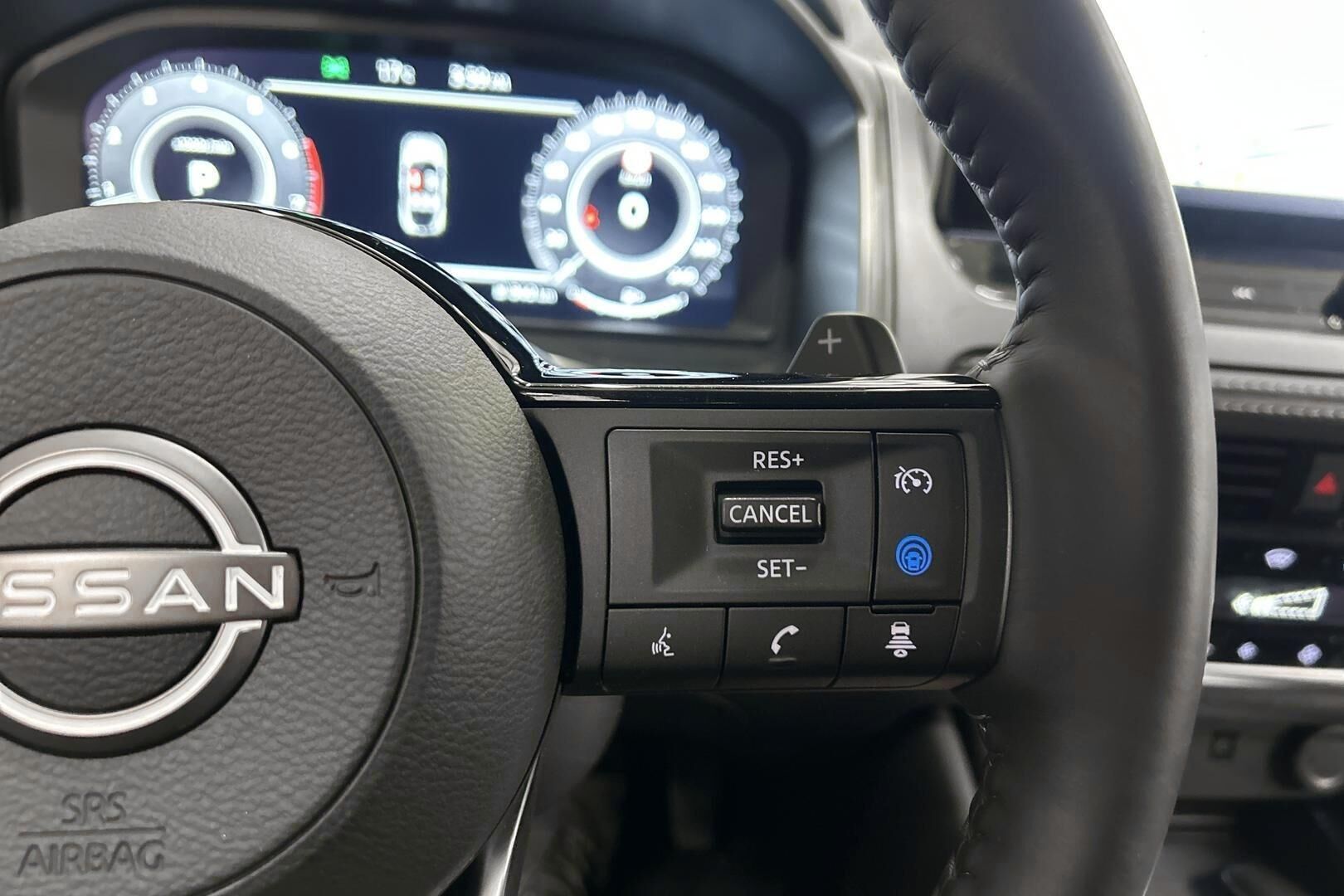 Nissan Qashqai iso kuva 12