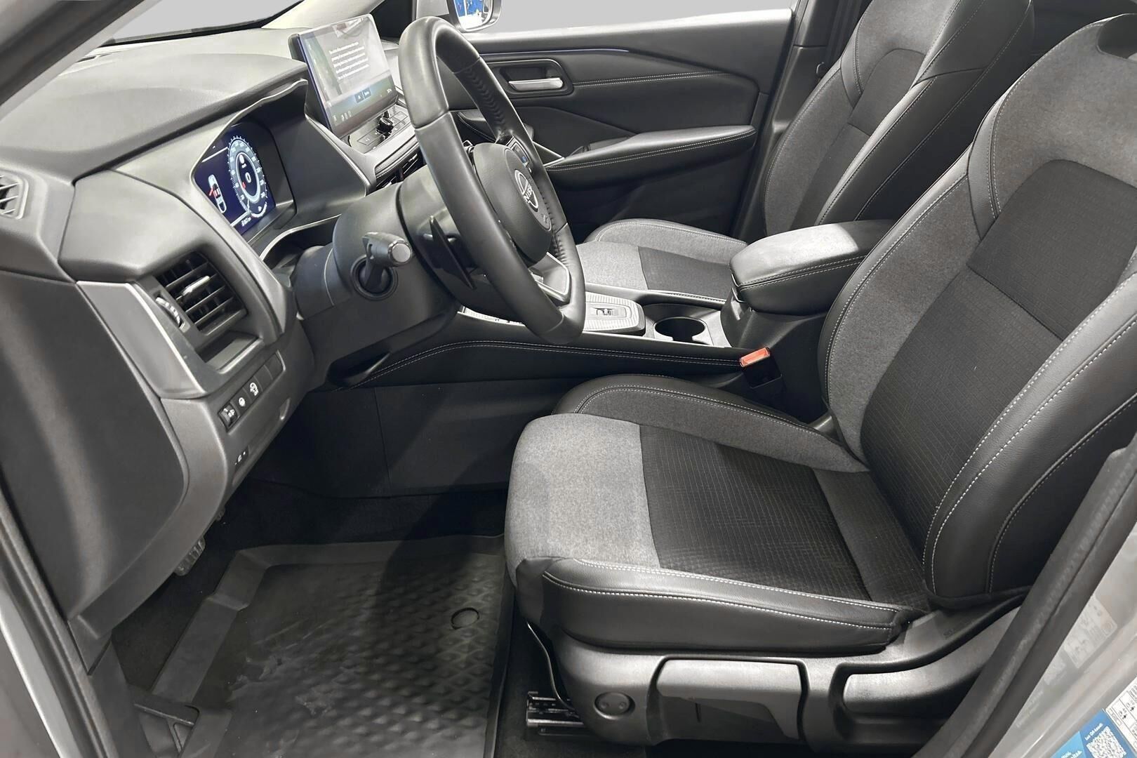 Nissan Qashqai iso kuva 6