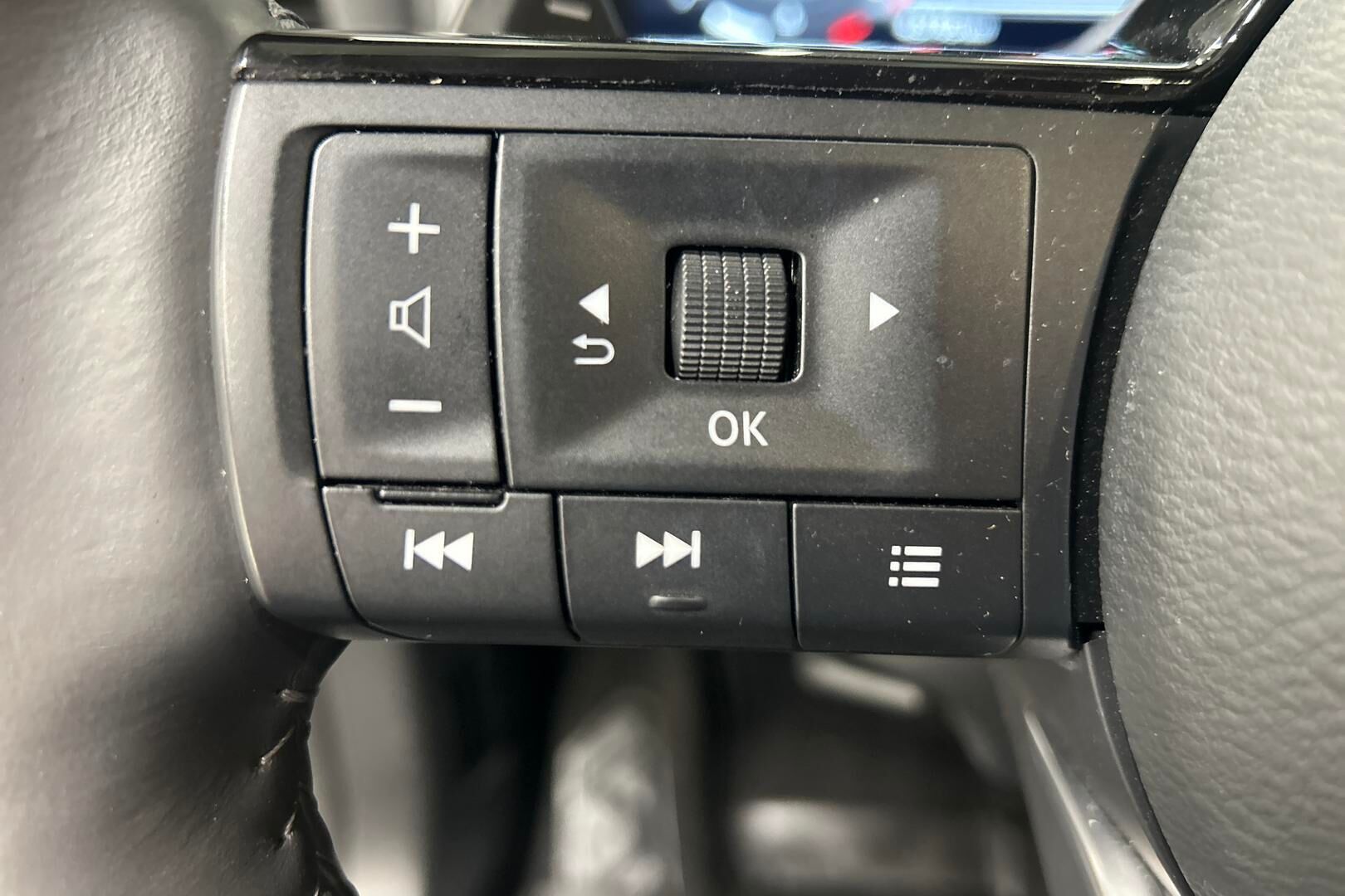Nissan Qashqai iso kuva 14