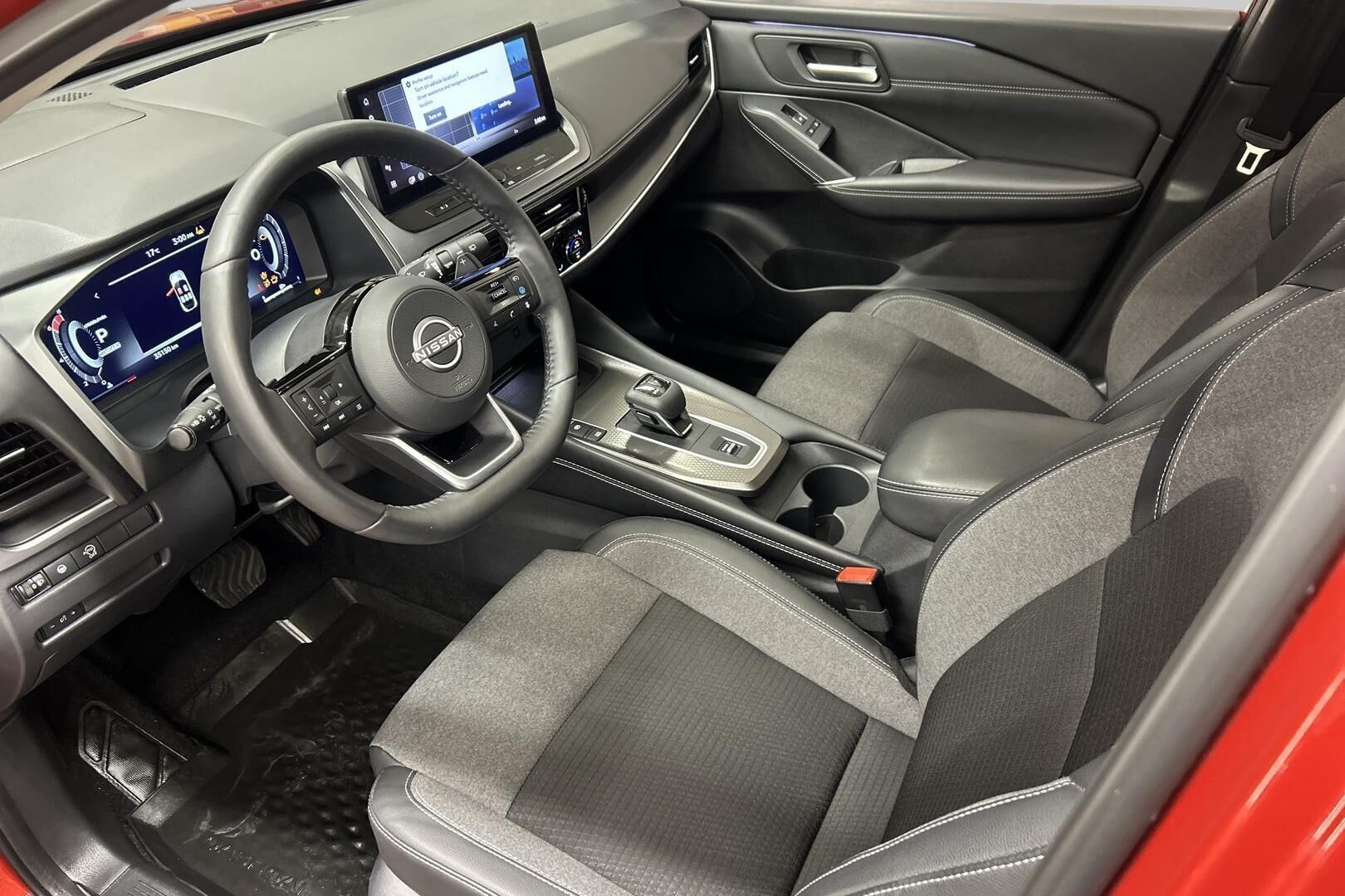 Nissan Qashqai iso kuva 8