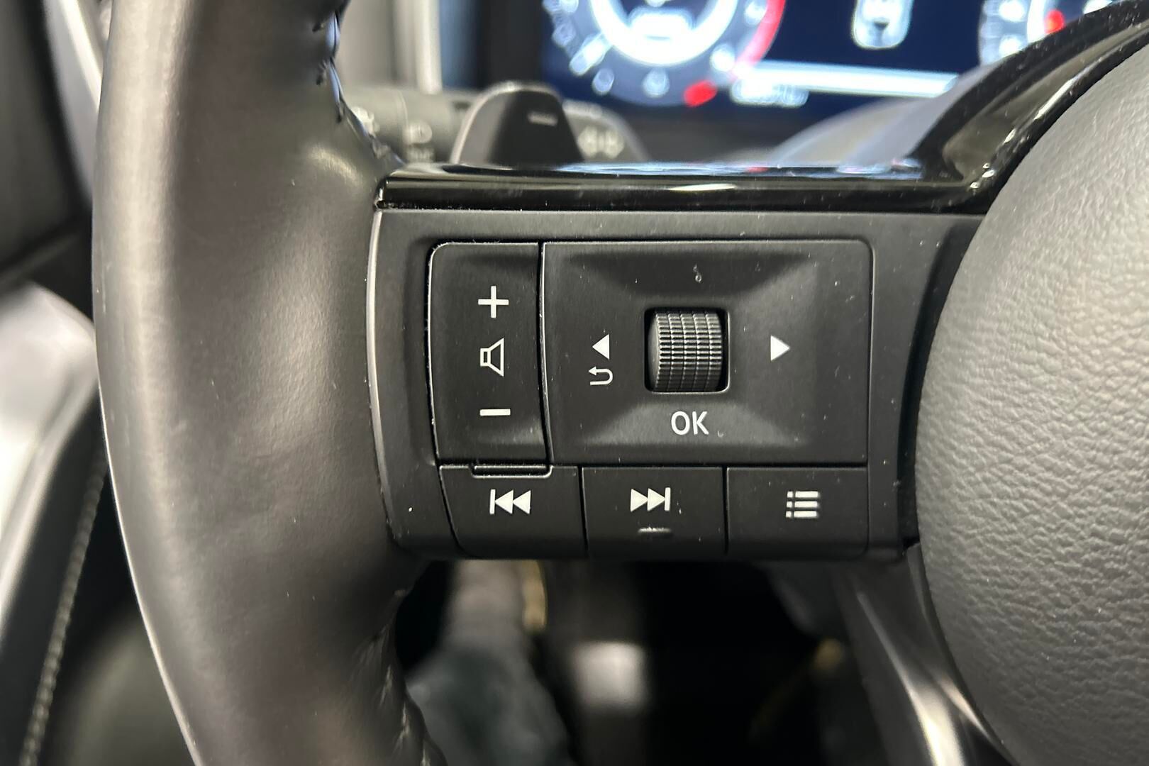 Nissan Qashqai iso kuva 16