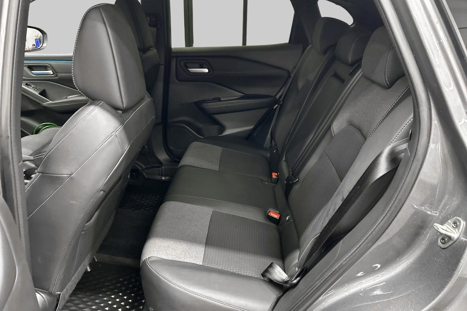 Nissan Qashqai iso kuva 8