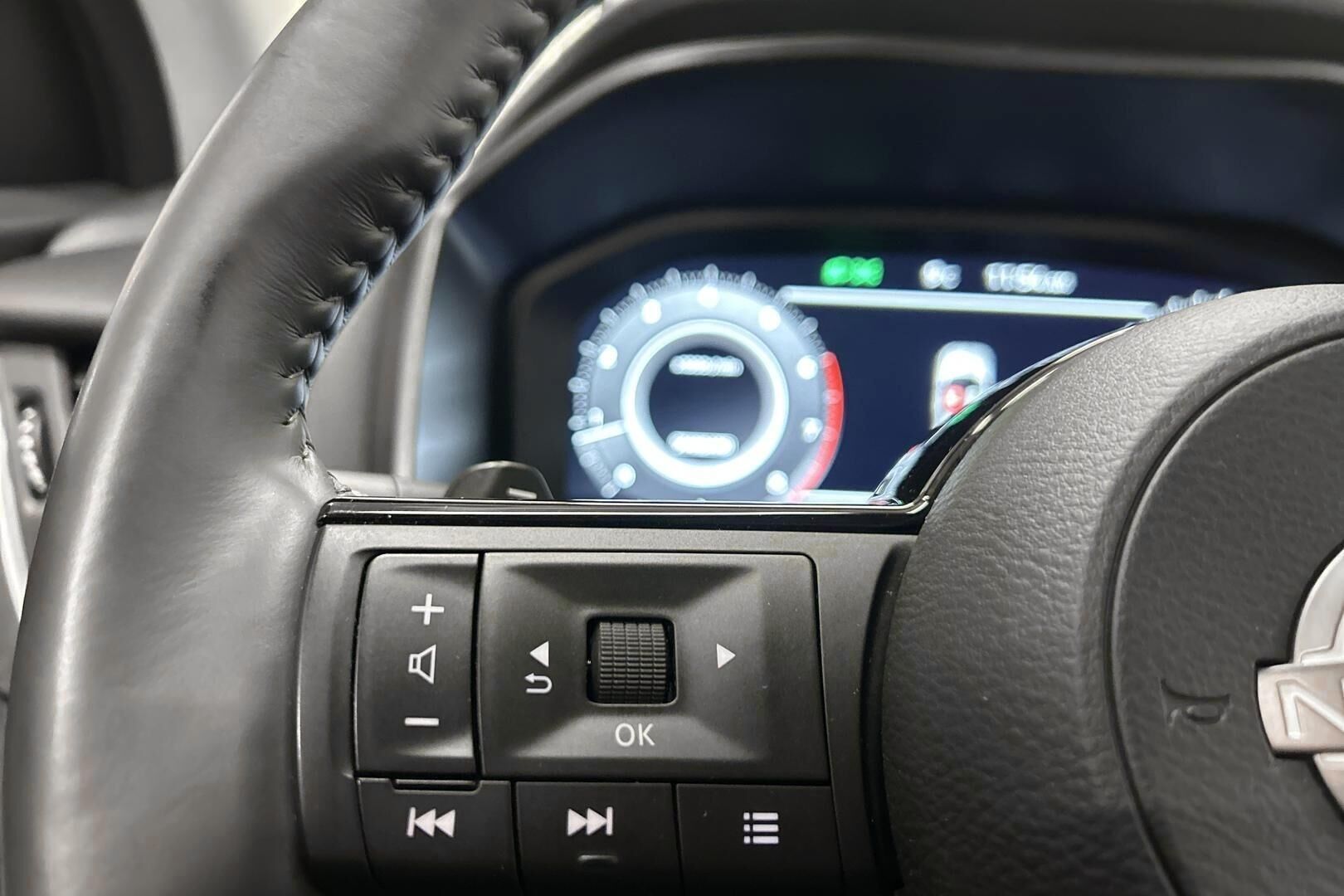 Nissan Qashqai iso kuva 17