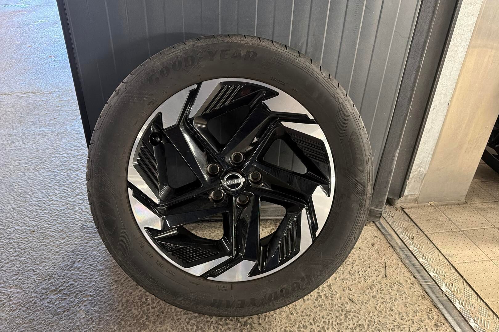Nissan Qashqai iso kuva 11