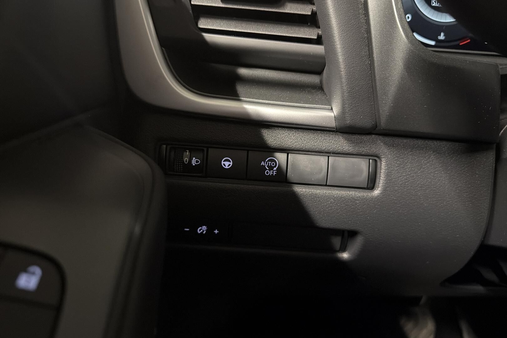 Nissan Qashqai iso kuva 14