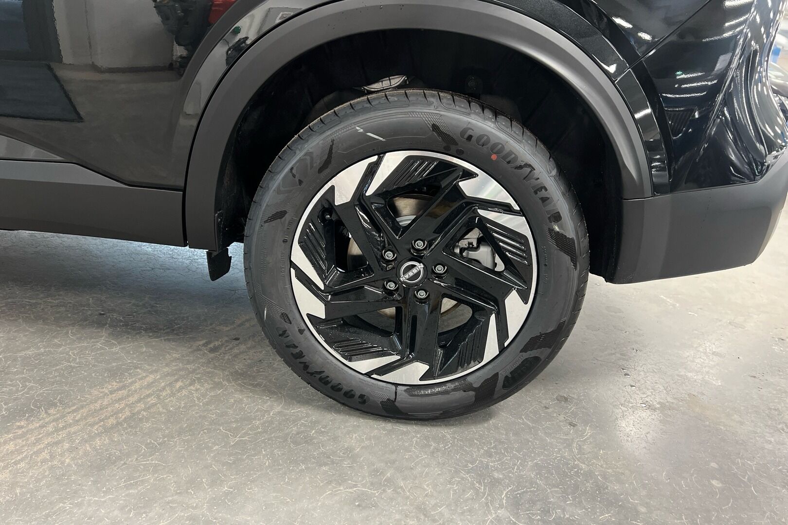 Nissan Qashqai iso kuva 10