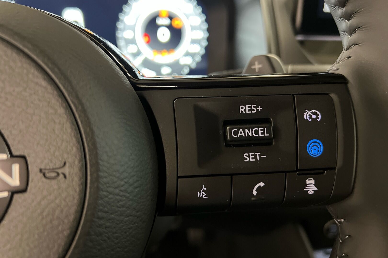 Nissan Qashqai iso kuva 12