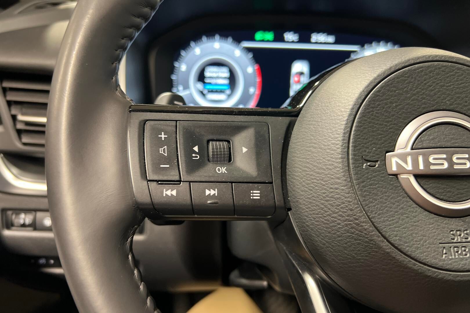 Nissan Qashqai iso kuva 12