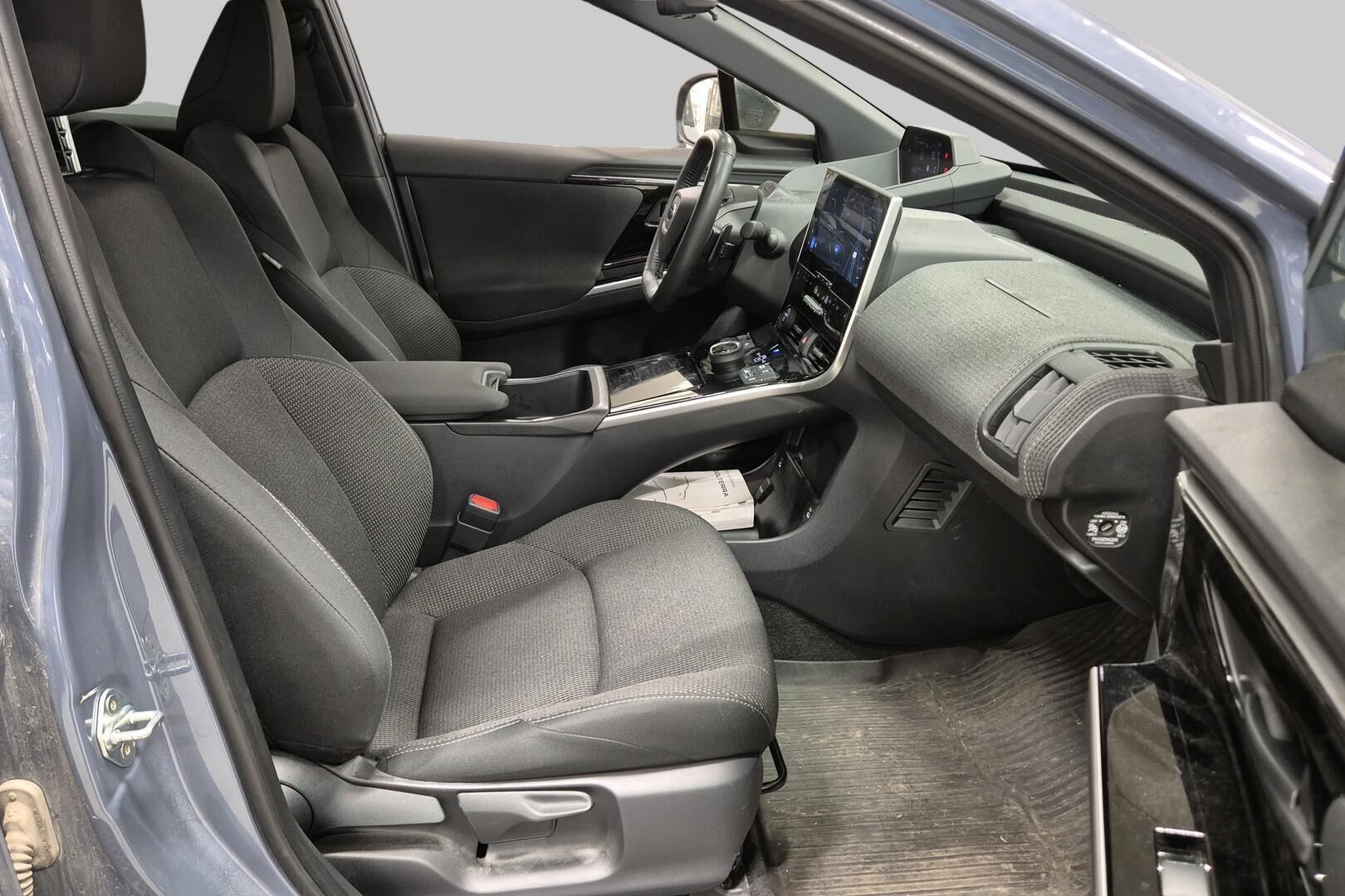 Subaru Solterra iso kuva 4