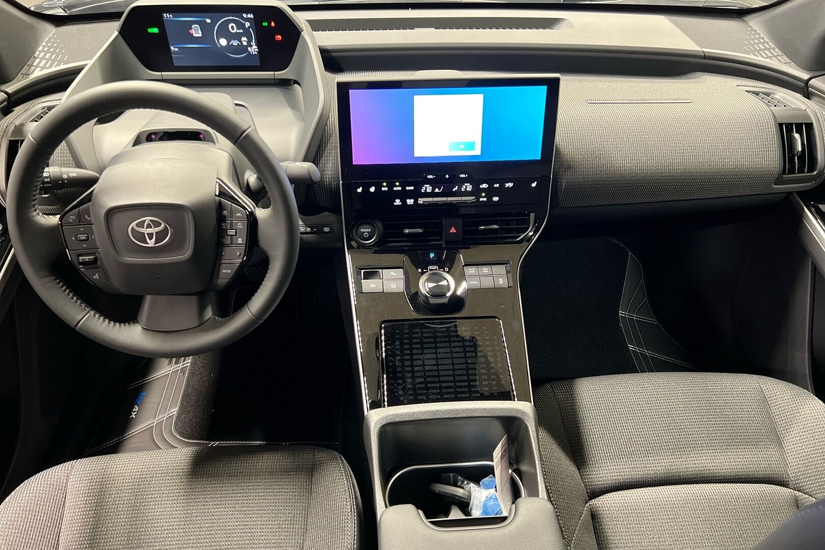 Toyota bZ4X iso kuva 10