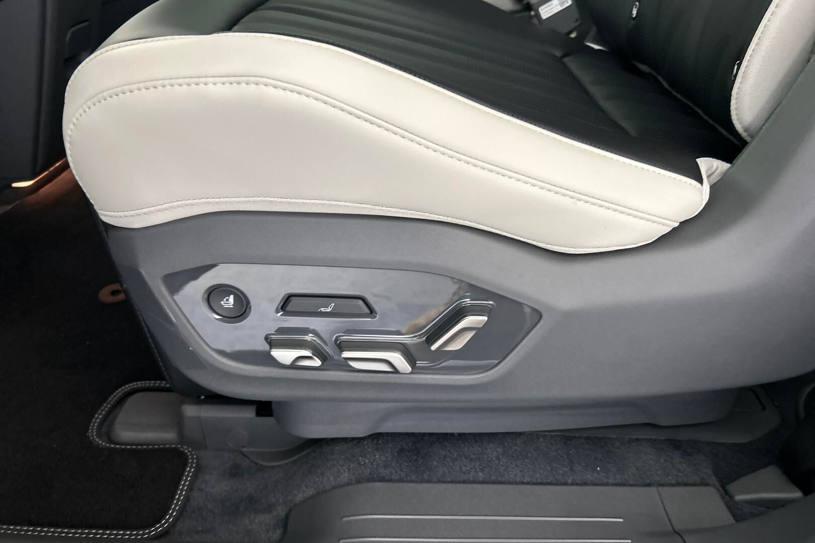 KIA EV9 iso kuva 29