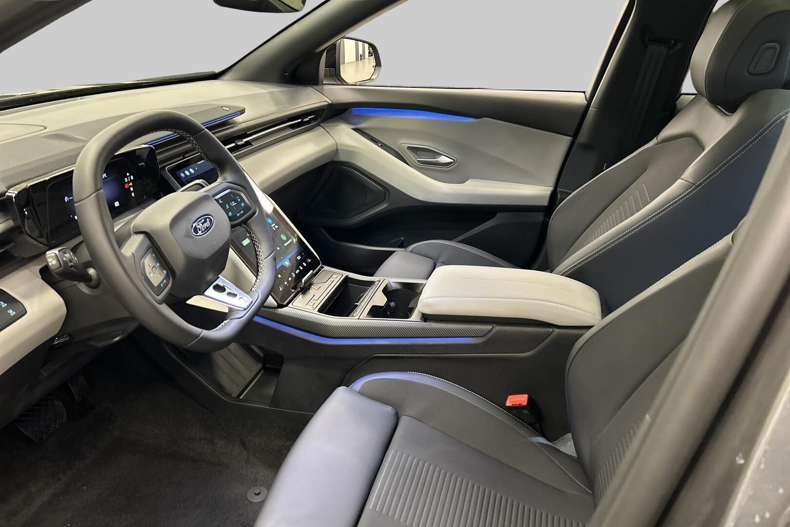 Ford Capri iso kuva 8