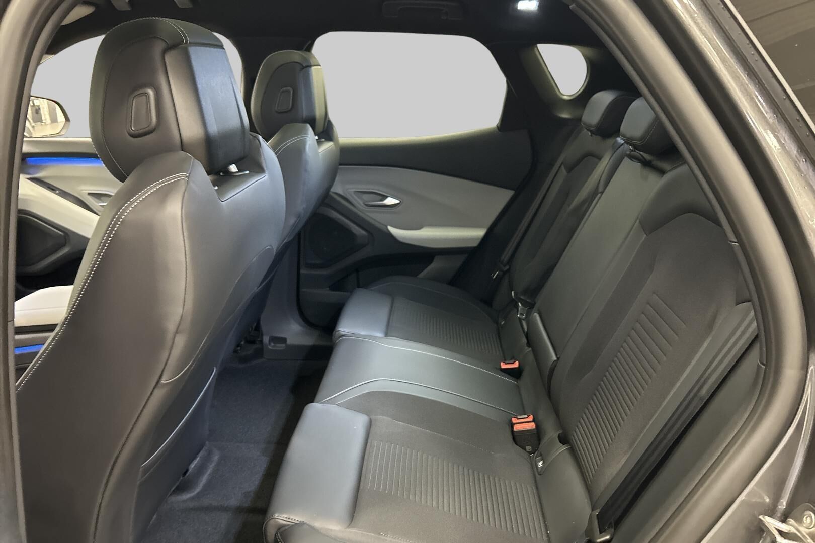 Ford Capri iso kuva 9