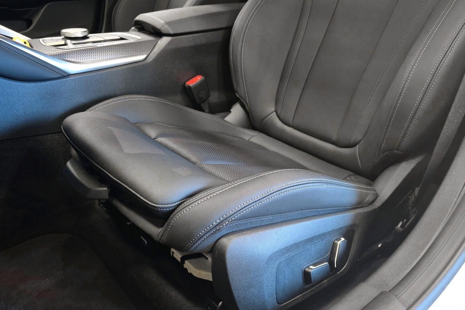 BMW I4 M50 iso kuva 17