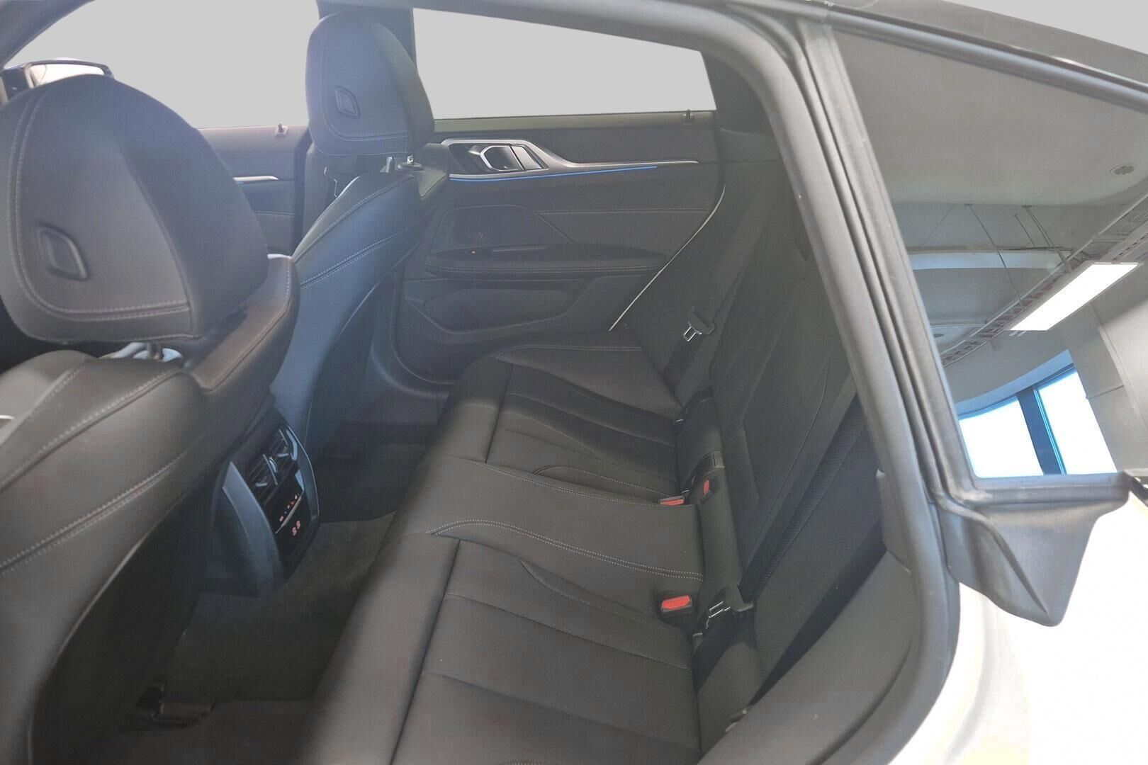 BMW I4 M50 iso kuva 21