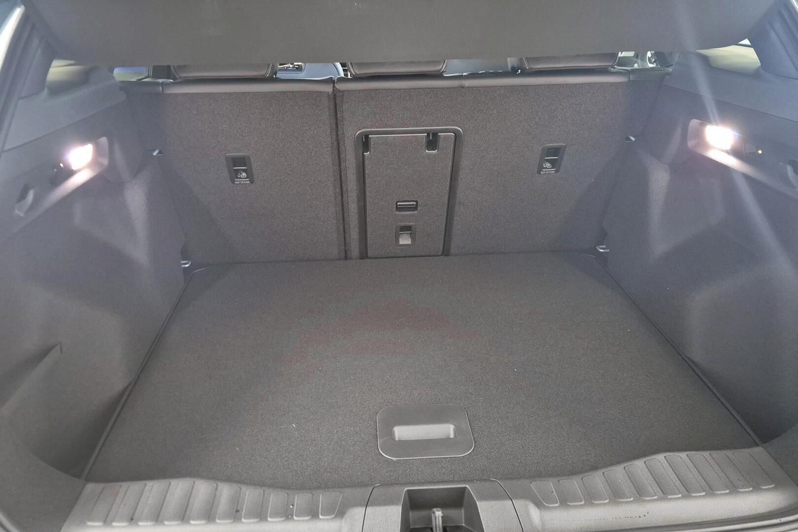 Ford Explorer iso kuva 11