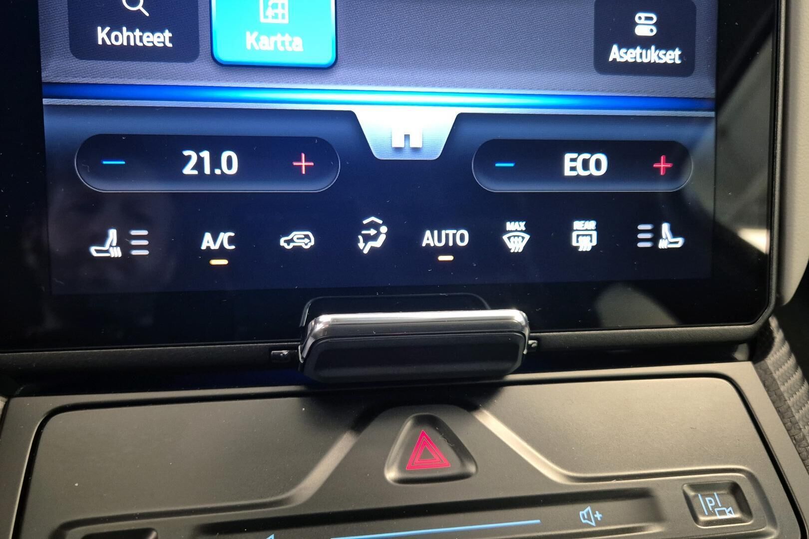 Ford Explorer iso kuva 15