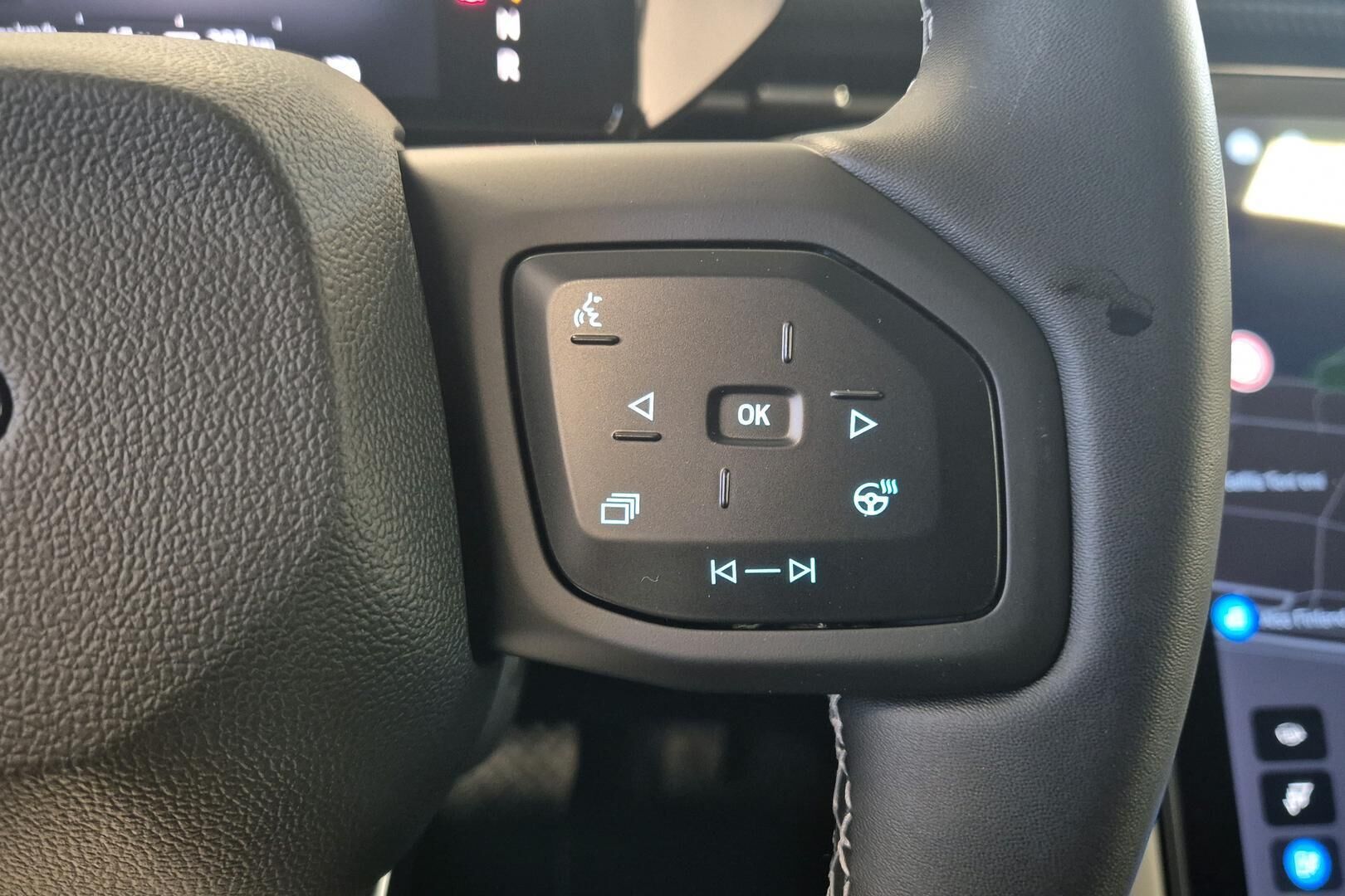 Ford Explorer iso kuva 17