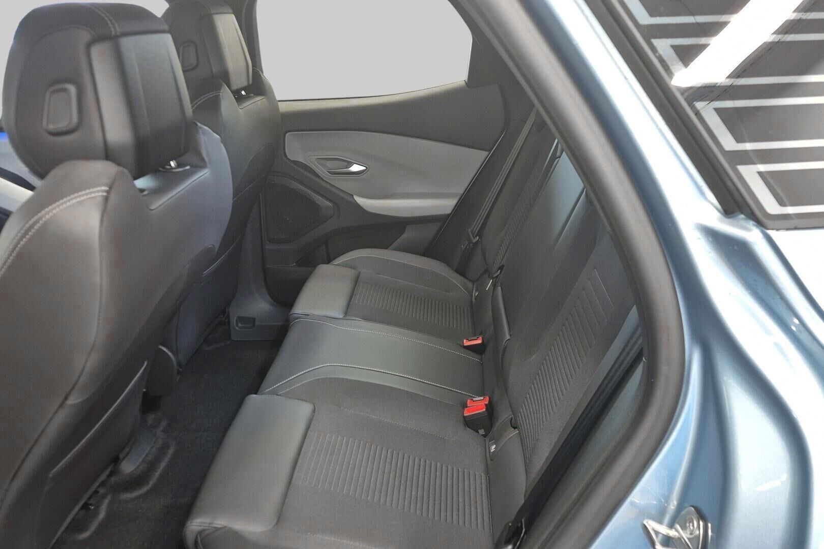 Ford Explorer iso kuva 9