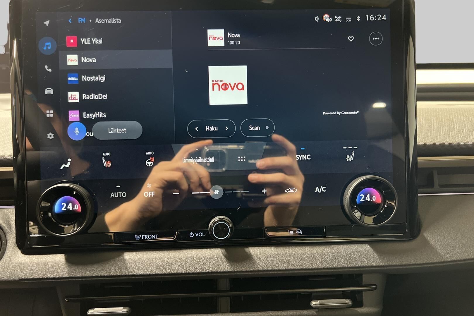 Toyota bZ4X iso kuva 16