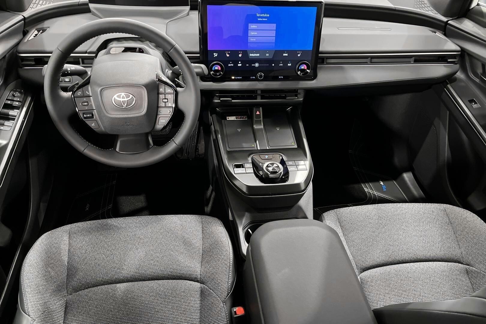 Toyota bZ4X iso kuva 10