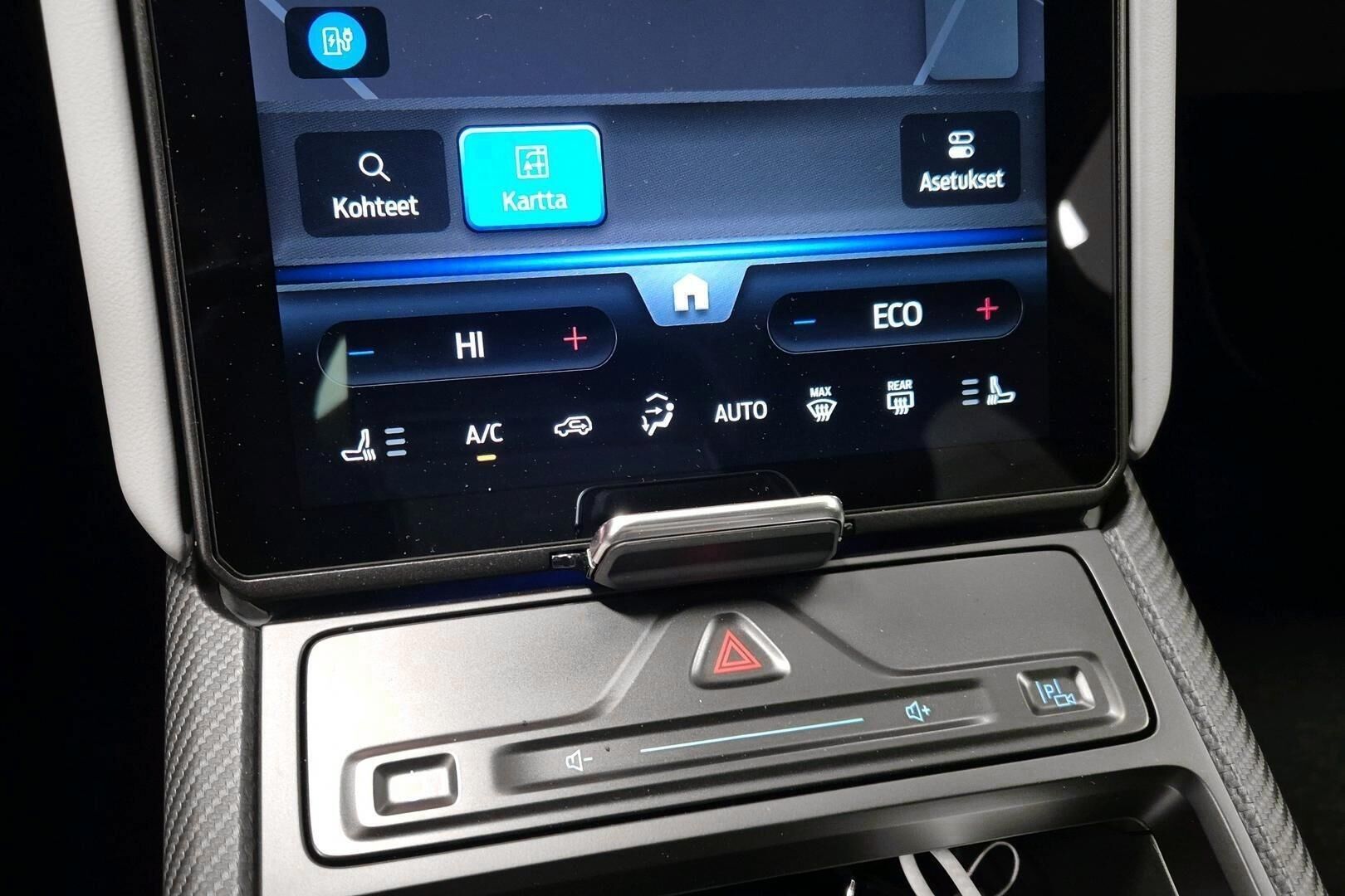 Ford Capri iso kuva 15