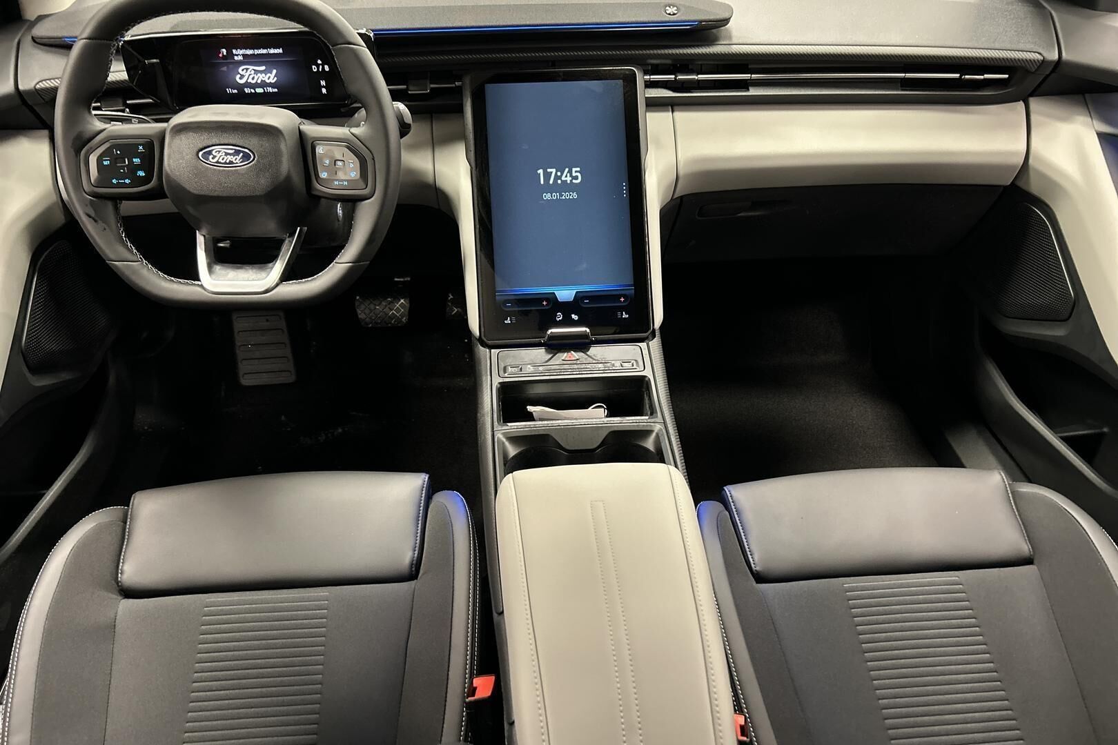 Ford Explorer iso kuva 7