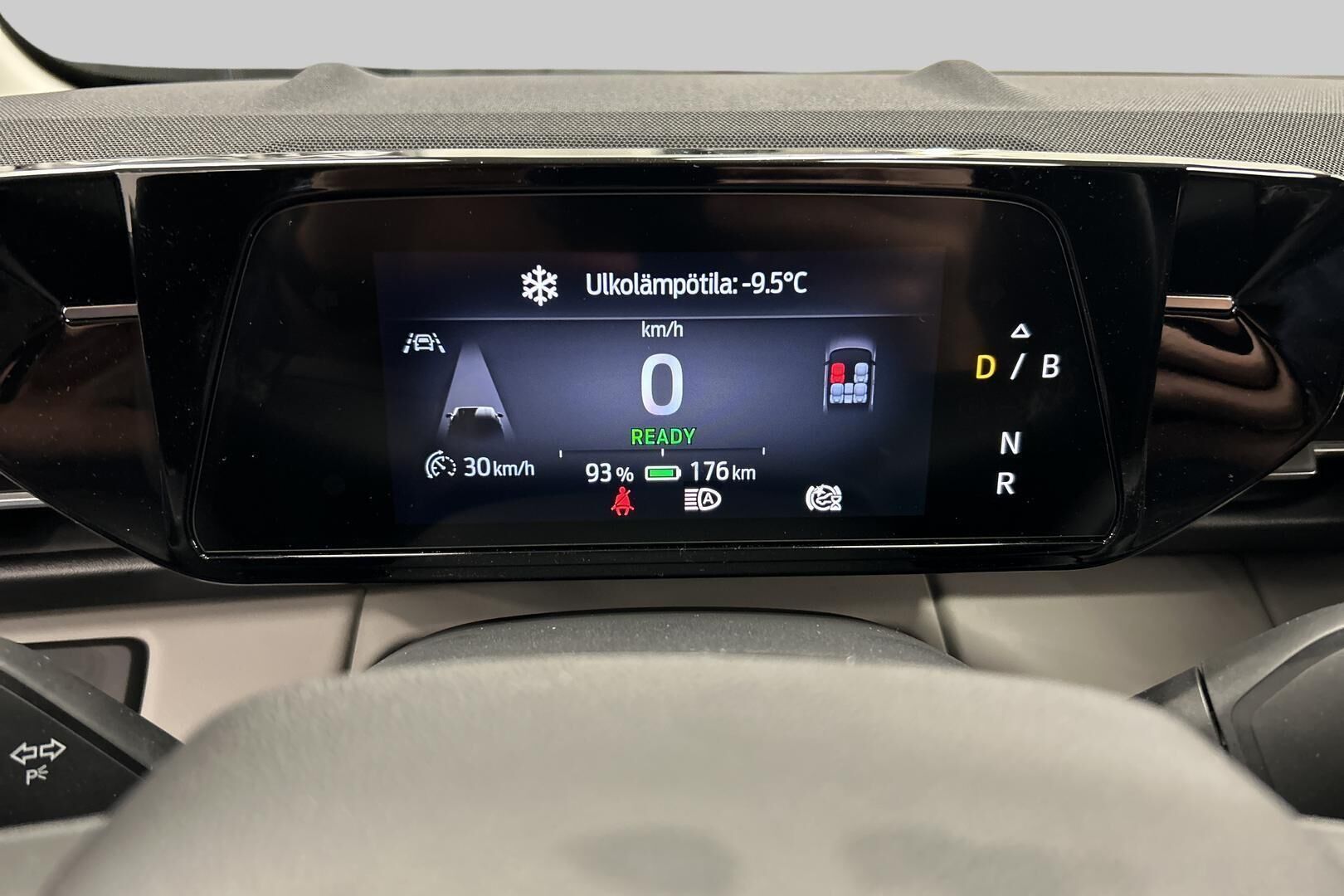 Ford Explorer iso kuva 9