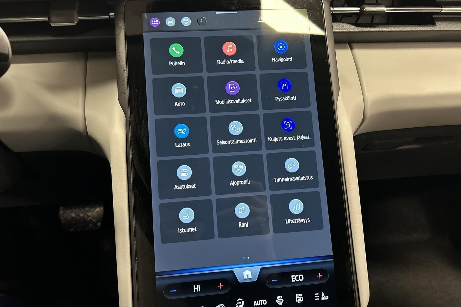 Ford Explorer iso kuva 20