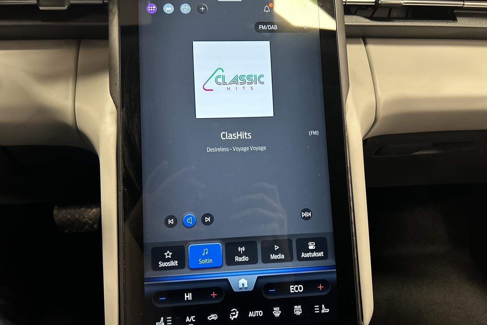 Ford Explorer iso kuva 21