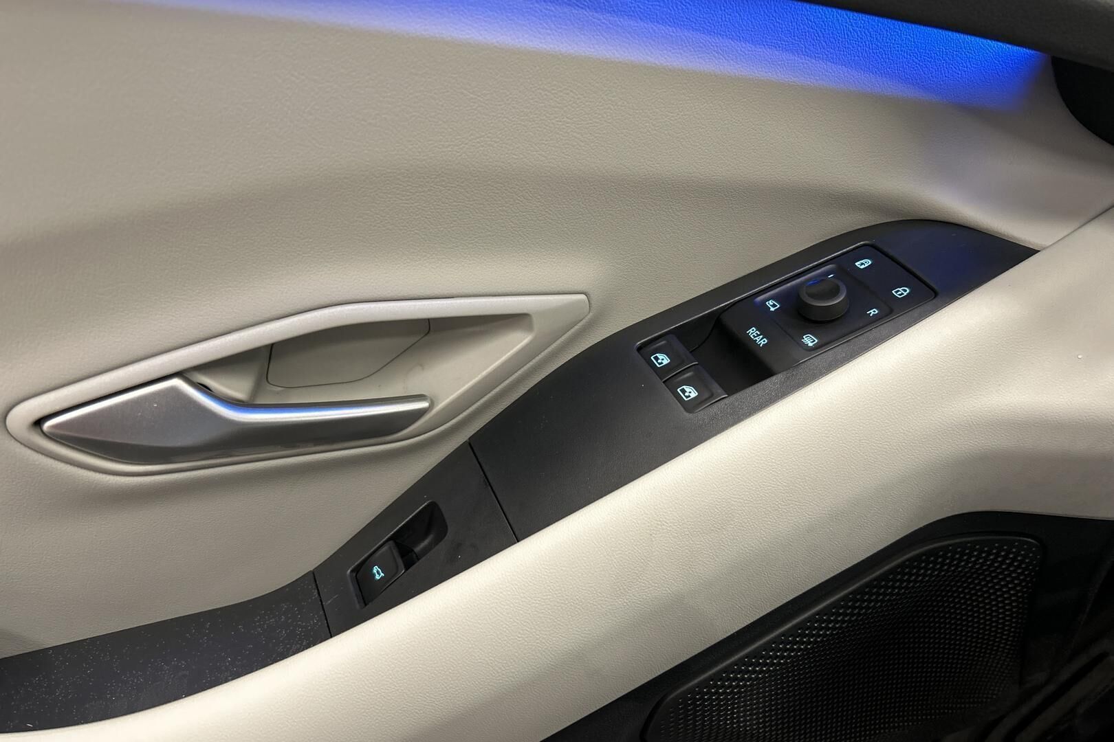 Ford Explorer iso kuva 13