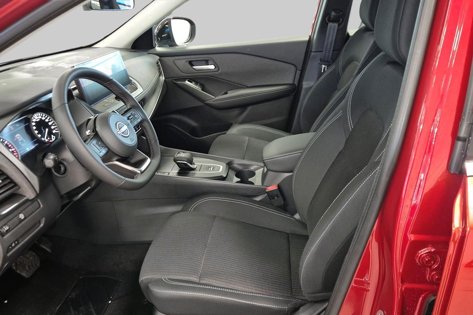 Nissan Qashqai iso kuva 8